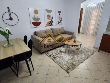 SHITET APARTAMENT PRAN KOMPLEKS EKA PLAZH DURRES!