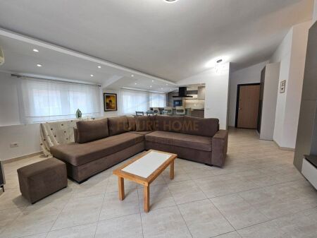 Qera, Apartament 2+1+2+2 parkime, Fresk