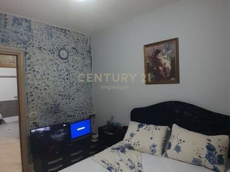 Apartament 2+1 për Shitje pranë Amerikan 3, Yzberisht! 146,000 € 13,500,000 Lekë