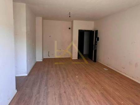 Apartament 2+1 për Shitje – Yzberisht, Tiranë