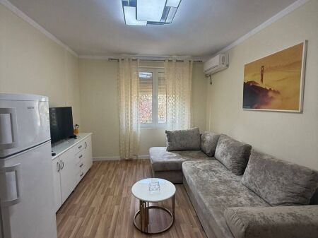 For rent 1+1 Dinamo Stadium 50,000 leke