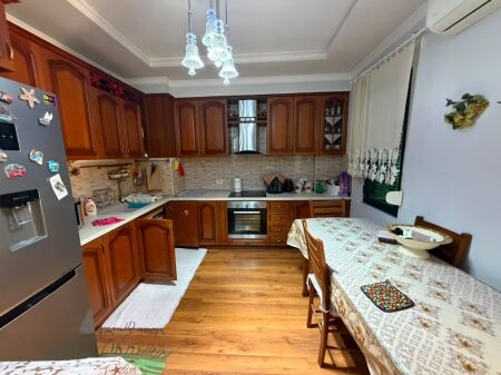 🏢 SHITET APARTAMENT 2+1+2 PRANË HYRJES SË REZIDENCËS KODRA E DIELLIT