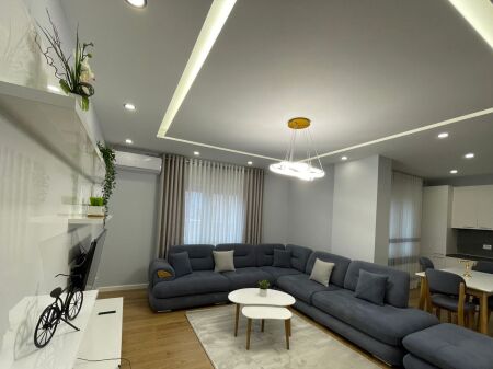Affitto | Apartament 2 + 1 | Zogu i Zi | 970 €/mese