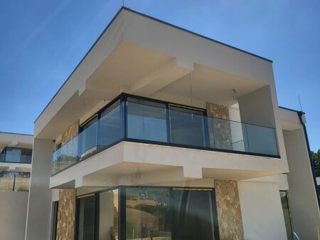 🏡 VILË NË SHITJE – FARKË, LISI I ARTË