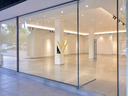 LOCALE COMMERCIALE IN AFFITTO 137 M2 A BLLOK 200.000 LEKE