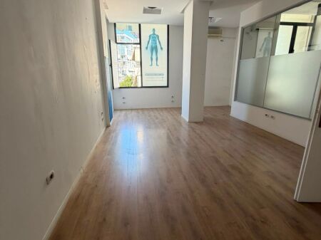 Office for rent at the Paris Commune, Tish Dahia Street .