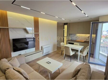 FOR RENT 2+1 APARTMENT + PARKING SPACE IN XHAMLLIK! 700 € /Month