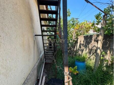 PRIVATE 1-FLOOR HOUSE FOR SALE Tirana 199,000 € 19,900,000 Lek