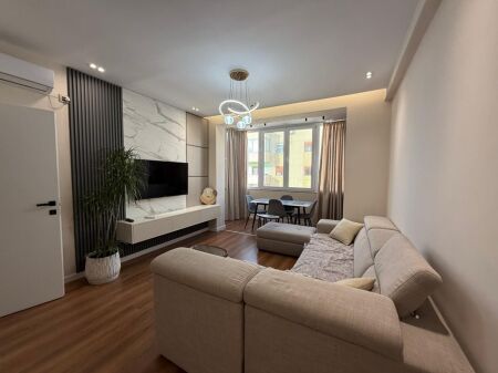 Shitet Apartament 1+1 ne Plazh