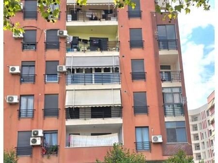 APPARTAMENTO 1+1 IN AFFITTO VICINO A ZOGU I ZI "TIRANA "