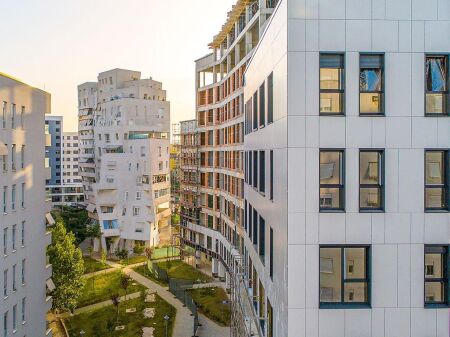 Kompleksi Magnet_21 Dhjetori_Kërkohet vajzë për bashkëndarje apartamenti 2+1, i ri dhe i mobiluar