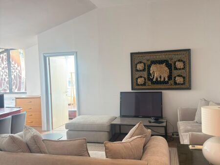Apartment for rent near the Paris Commune by the underpass