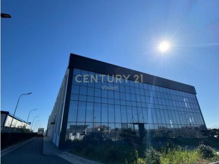 Ndertese 2- kateshe  Toke per shitje autostrada Lezhë - Lac 12200 m²