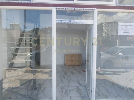 Business premises for rent 74 m² in Çabej Buildings!