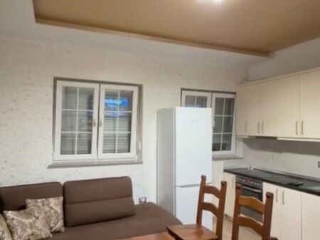 Jepet Me Qera Apartament 2+1+1 Ballkon
