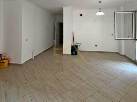 Apartament 2+1 për Shitje – Pazari i Ri, Tiranë