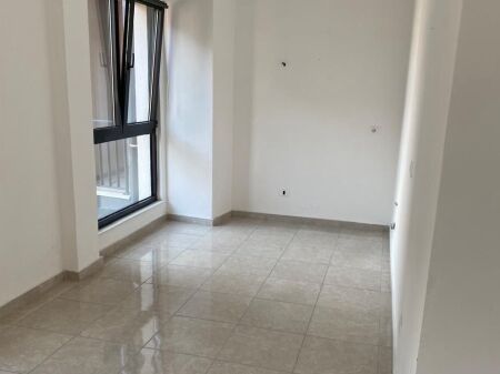 Qera | Ambjent Biznesi | Pazari i Ri | 800 €/muaj