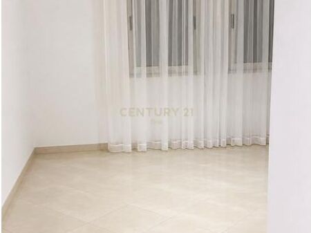 Jepet me qira apartament 2+1+2 Tek Bulevardi i Ri
