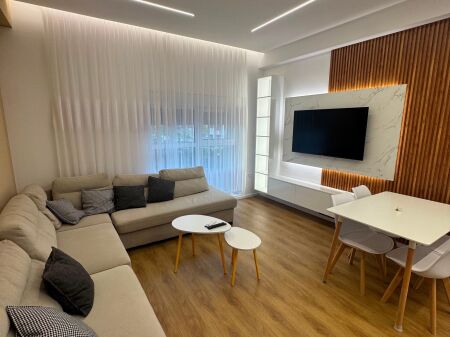IN AFFITTO: 1+1 📍 Ali Demi - Residenza Kadiu || 50.000 ALL/Mese - Edificio 1 - 3° Piano - Sup. 80m² - Mai Abitato, 100% Nuovissimo🔥