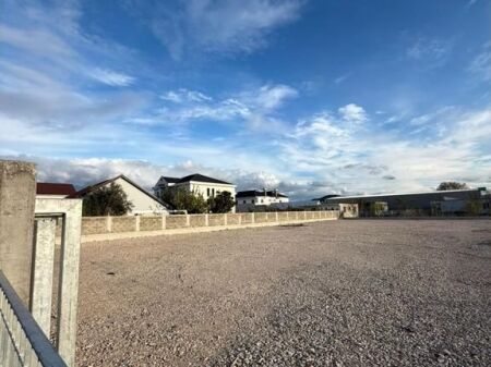 Land for Rent in Rinas 1600m