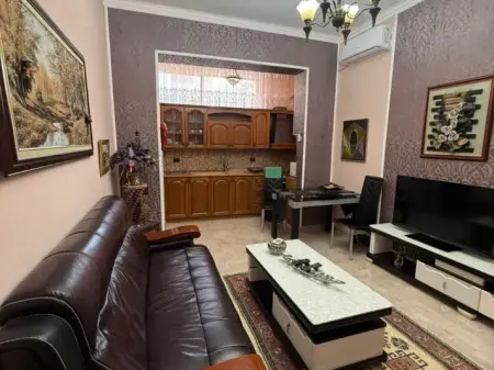 APARTAMENT 1+1 ME QIRA LULISHTE 1 MAJI ( stadiumi Dinamo)