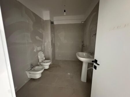Jepet me qera Apartament 1+1 , ColorSplash Paskuqan