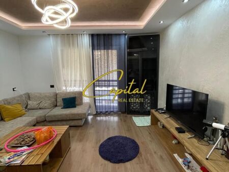 APARTAMENT ME QIRA 2+1 KOMPLEKSI KIKA 2 90.000 LEKE