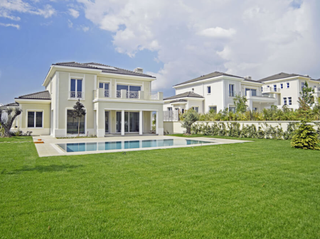 🏡 LUXURY VILLA FOR SALE WITH POOL – ROLLING HILLS 2