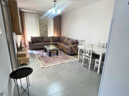 Apartament 2+1 me Qira – 5 Maji, Tiranë