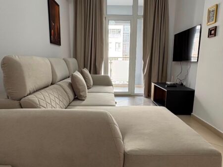 Apartament 1+1+Parking per qira tek Kika 2 tek Komuna e Parisit.