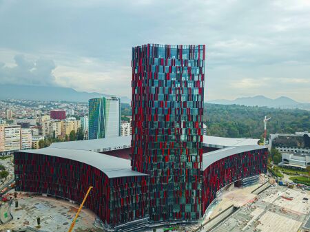 Zyre me qira tek Stadiumi Air Albania