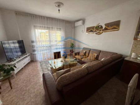 SHITET APARTAMENT 2+1 TEK KOPSHTI BOTANIK