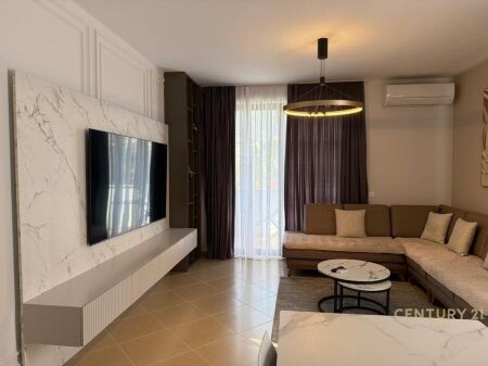 APPARTAMENTO MODERNO 2+1, NELLA RESIDENZA CITY VIEW SHKOZE!! 620 € /Mese