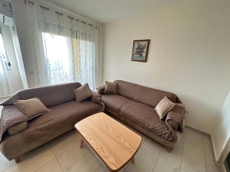 Apartament me qira 2+1 Liqeni i Thate 60,000 leke Rruga Peti