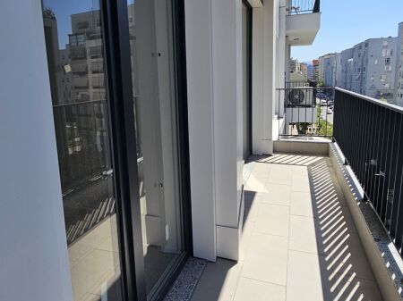 Shitet Apartament 3+1+2 + Depo – Komuna e Parisit