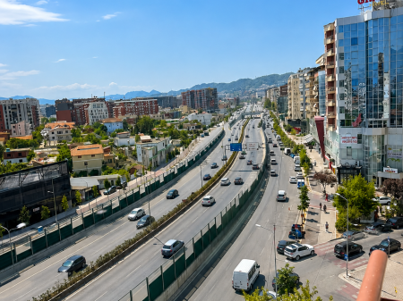 In vendita 1+1 nuovo appartamento con vista sulla strada