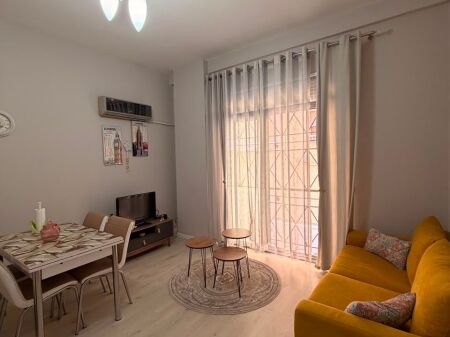 🏡 Apartament 1+1 për Shitje – Plazh prane Hotel Palace, Durrës