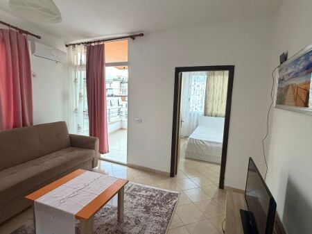 1+1, at the brother's in Astir, 400 thousand lek