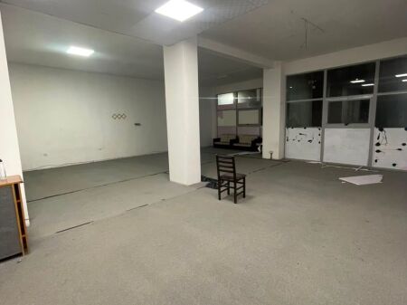 Premises for sale at Ana Center, Kamez, Institut, Bathore.