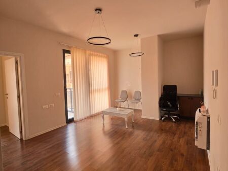 🏡 Ambient biznesi me qera  📍Komuna e Parisit, Rruga e Kosovarëve 💰Çmimi: 70.000 Lekë/Muaj
