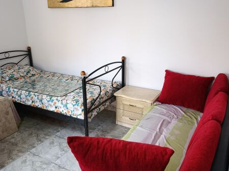 Qera | Garsoniere Pallat | Shkolla Bashkuar | 300 €/muaj