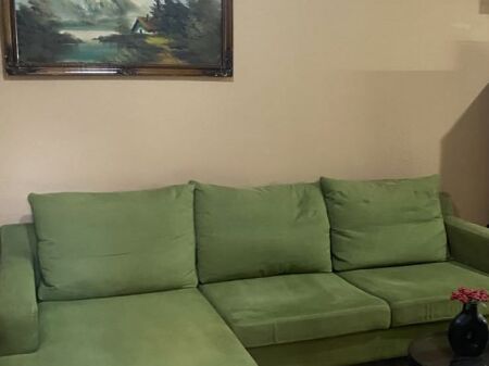 Rruga e Dibres Jepet me qera 1+1, 70 M2, i mobiluar, jepet vetem per 3 vajza studente.