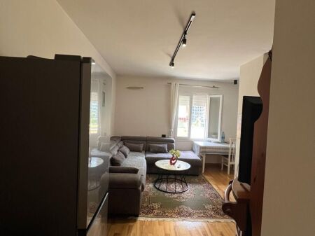2+1, with parking, botanical garden, 1000 euro