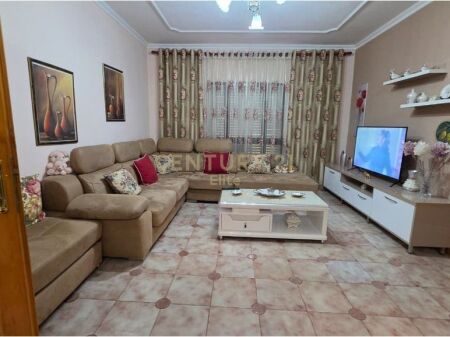 SHITET SHTEPI PRIVATE 1-KATESHE + TRUALL XHAMLLIK 320,000 €