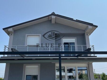 Villa su 2 Piani in Vendita a Xhafzotaj, Durres!