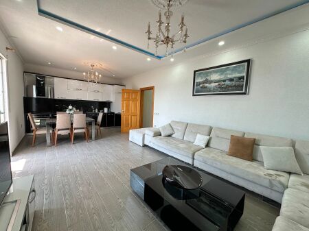 Shitet apartament 2+ 1 në Fresk!
