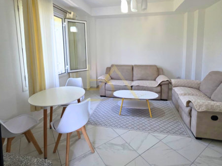 Jepet Apartament me Qira – Durrës, Plazh 13