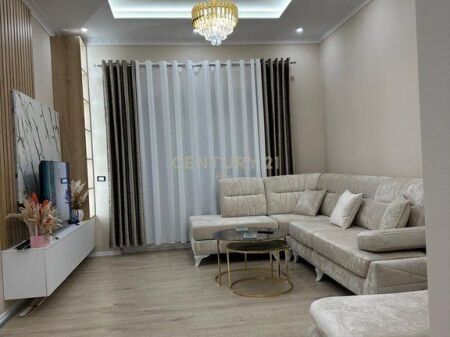 Apartment 1+1 for rent Center Kamez