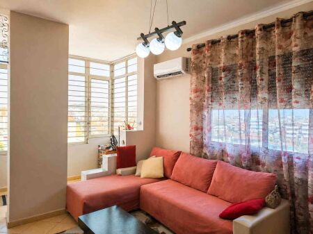 Shitet apartament në Durrës
