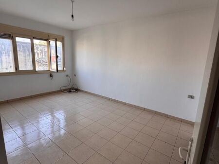 Shitet Apartament 1+1 Vlore 6-kateshi